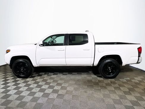 Certified 2021 Toyota Tacoma SR5 AWD/4WD image 5