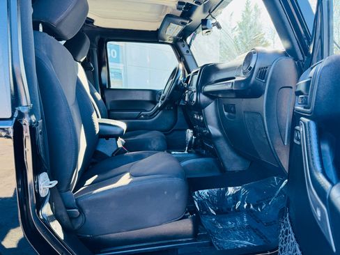 Used 2015 Jeep Wrangler Sport image 14