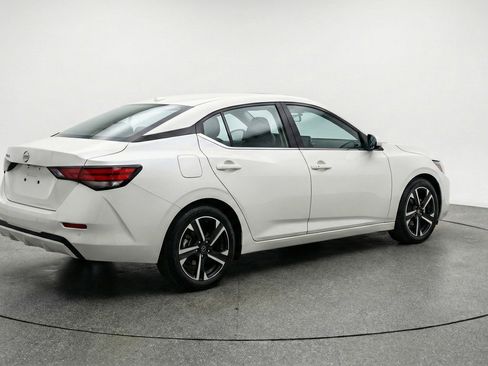 Used 2025 Nissan Sentra SV image 9