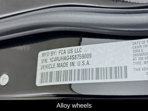 New 2025 Jeep Grand Cherokee Altitude image 18