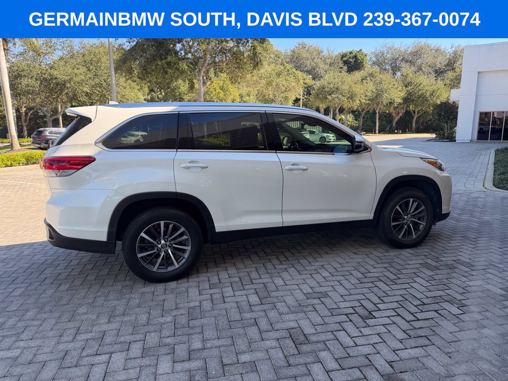 Used 2019 Toyota Highlander XLE FWD image 10