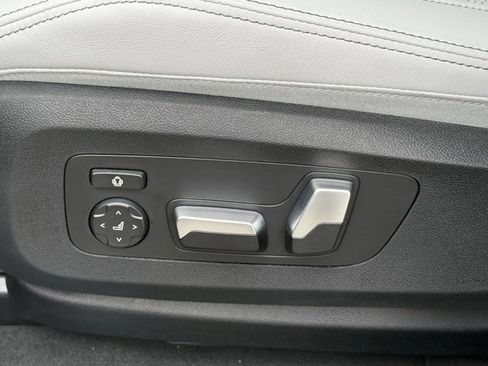 New 2026 BMW X5 sDrive40i w/ M Sport Package image 18