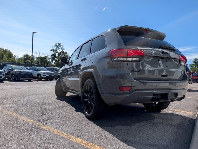 Used 2020 Jeep Grand Cherokee Altitude AWD/4WD image 7