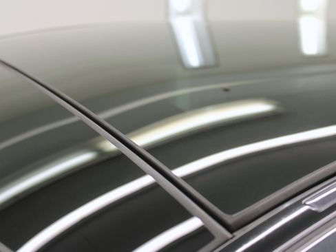 Used 2018 Mercedes-Benz S 560 Sedan image 25