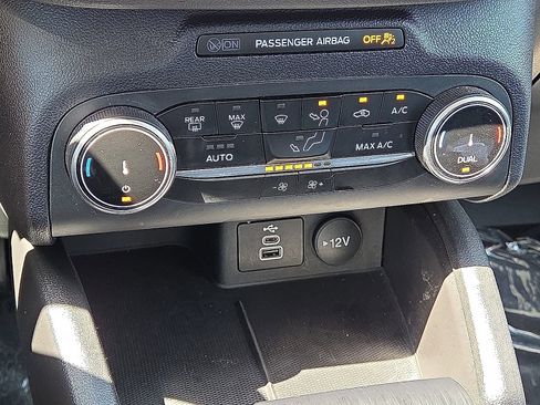 Used 2025 Ford Escape Active AWD/4WD image 28