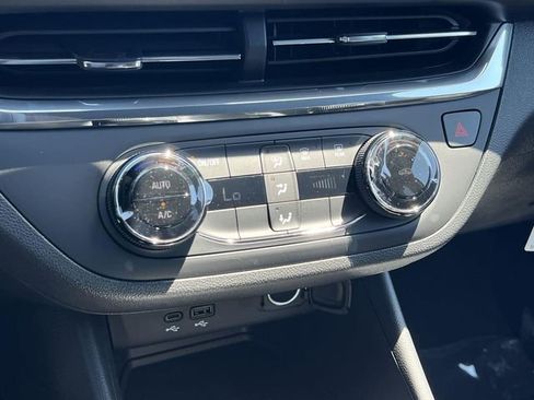 New 2026 Buick Envista Preferred image 17