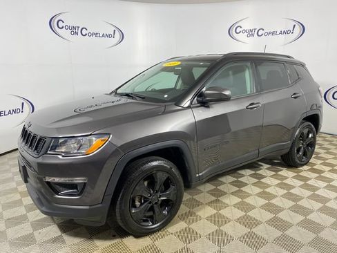Used 2020 Jeep Compass Latitude AWD/4WD image 3