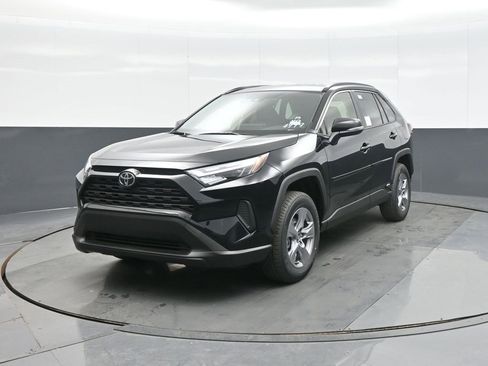 New 2025 Toyota RAV4 XLE image 3