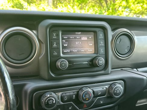 Used 2019 Jeep Wrangler Unlimited Sport S AWD/4WD image 28