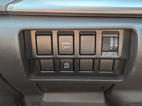 Used 2024 Subaru Forester Premium AWD/4WD image 26