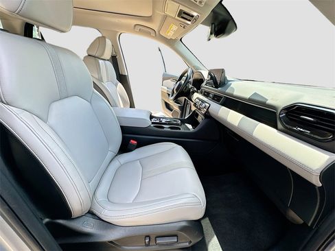 Used 2023 Honda Pilot Touring image 29