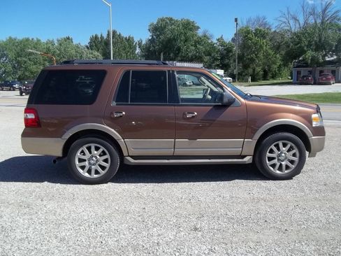 Used 2011 Ford Expedition XLT w/ 201A Rapid Spec Order Code AWD/4WD image 1