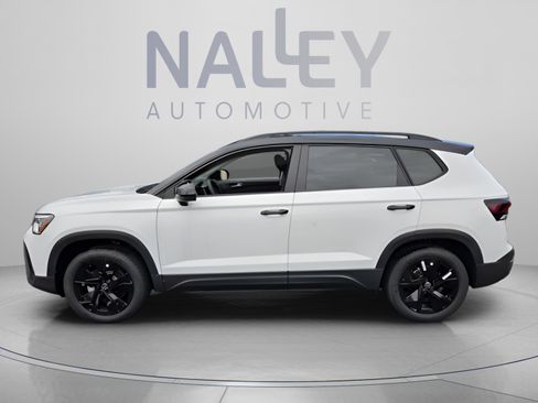 New 2026 Volkswagen Taos SE FWD image 2