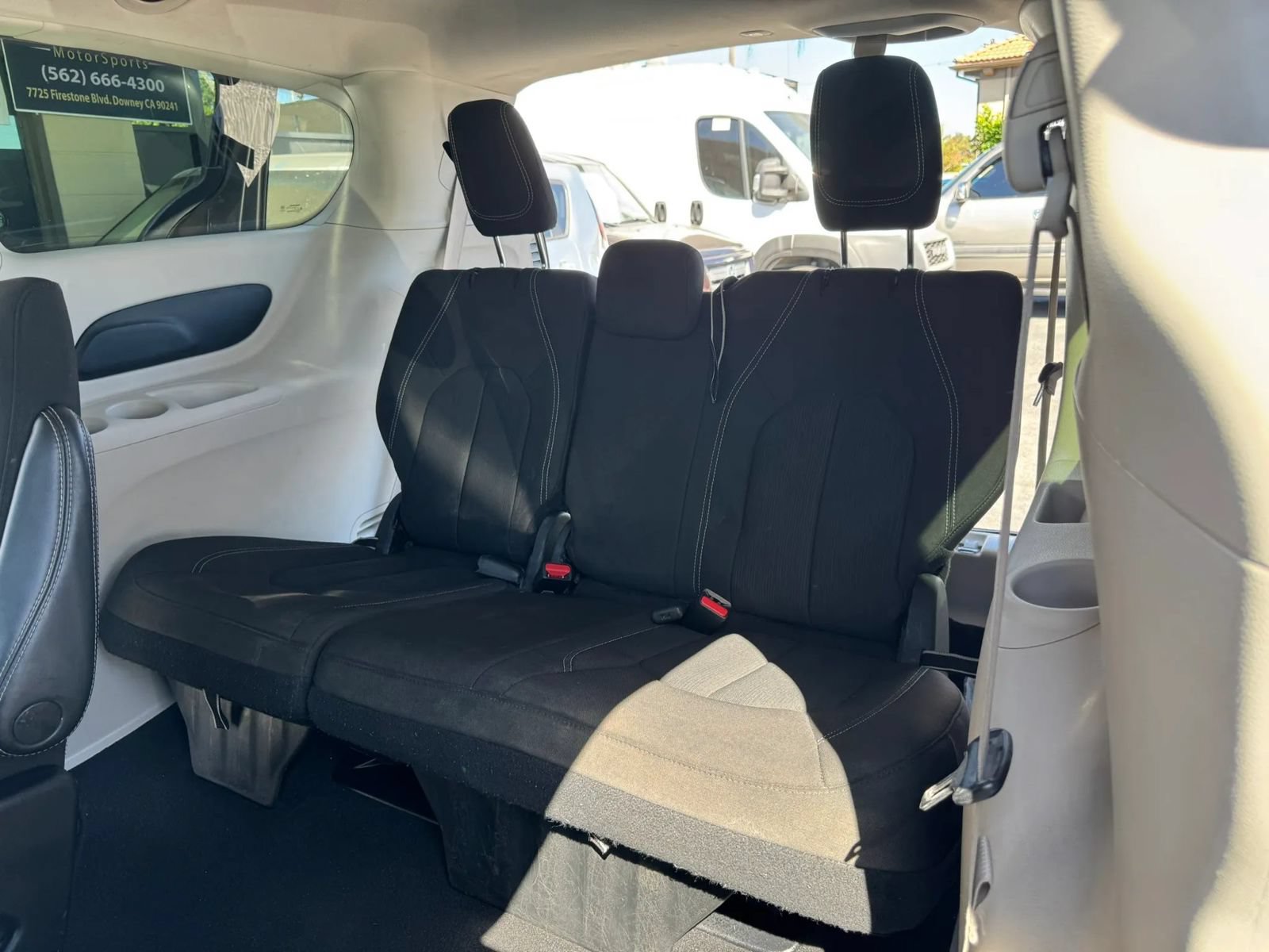 Used 2022 Chrysler Voyager LX FWD image 10