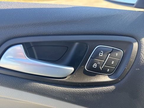 Used 2019 Ford Escape Titanium image 11