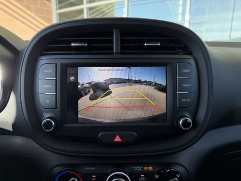 Used 2024 Kia Soul LX w/ Option Group 015 FWD image 18