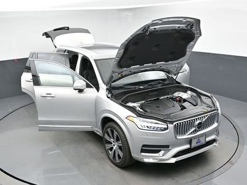 Used 2024 Volvo XC90 B5 Plus image 49