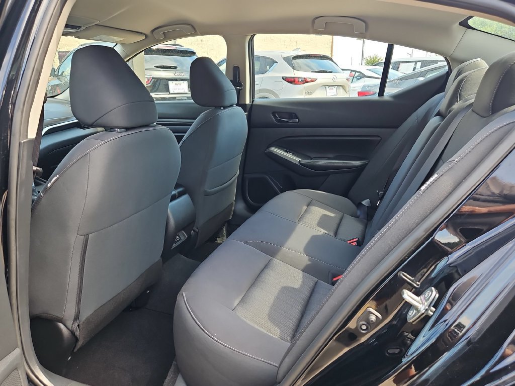 Used 2025 Nissan Altima 2.5 SV FWD image 28