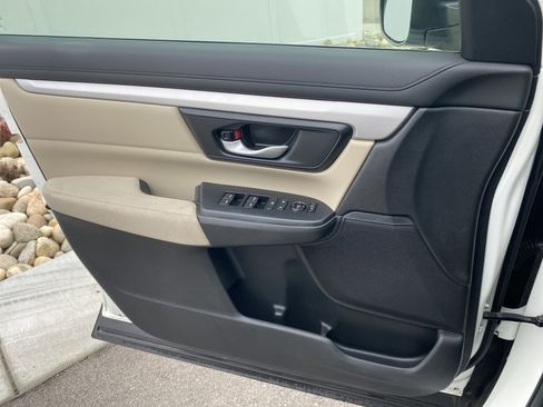 Used 2018 Honda CR-V LX image 17