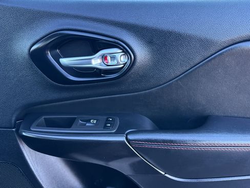 Used 2022 Jeep Cherokee Trailhawk w/ Premium Leather Package image 19