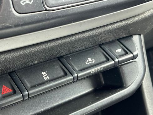 Used 2019 Chevrolet Colorado LT w/ LT Convenience Package AWD/4WD image 24