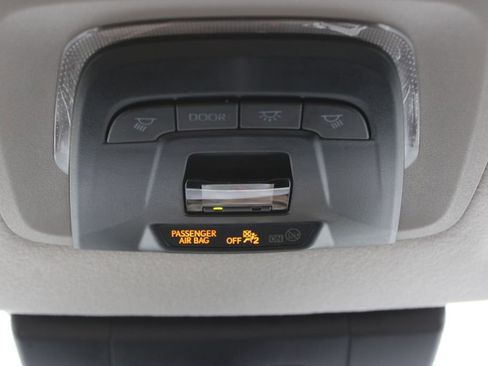 Used 2024 Toyota Corolla Cross XLE image 47