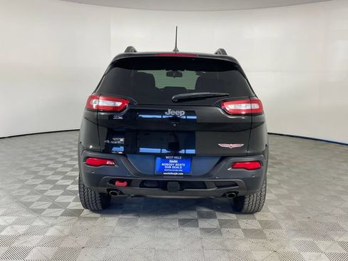 Used 2018 Jeep Cherokee Trailhawk w/ Cold Weather Group AWD/4WD image 25