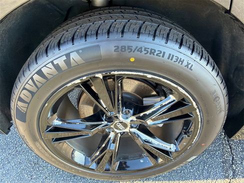 Used 2019 Audi Q8 Premium w/ Convenience Package image 17