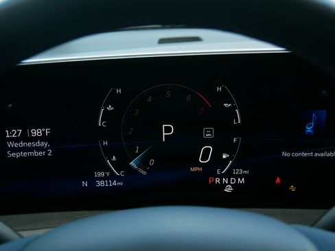 Used 2024 Cadillac XT4 Sport FWD image 17