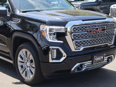 Used 2022 GMC Sierra 1500 Denali w/ Denali Premium Package AWD/4WD image 3
