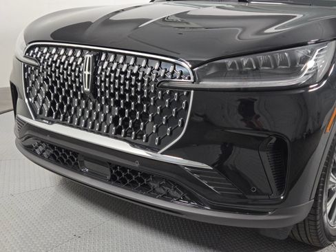 New 2026 Lincoln Aviator AWD image 10