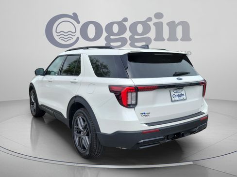 New 2026 Ford Explorer ST-Line w/ ST-Line Street Pack AWD/4WD image 2
