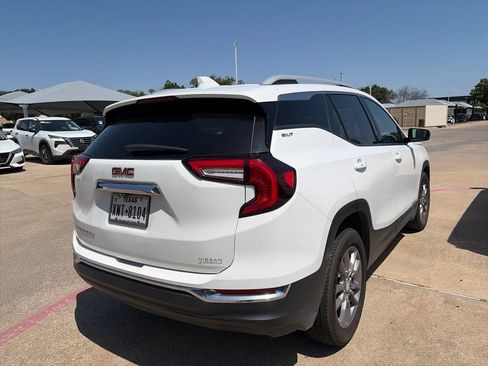 Used 2023 GMC Terrain SLT FWD image 10