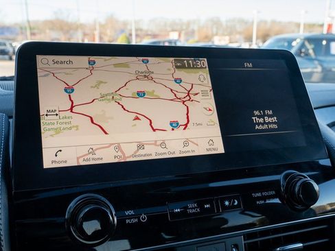 Used 2023 Nissan Armada Platinum w/ Captain's Chairs Package image 5