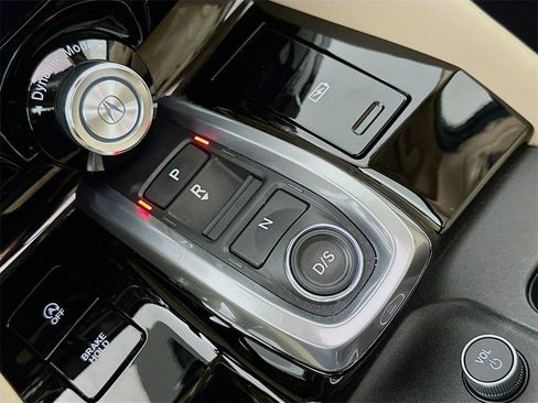 Used 2024 Acura MDX SH-AWD w/ Technology Package image 28