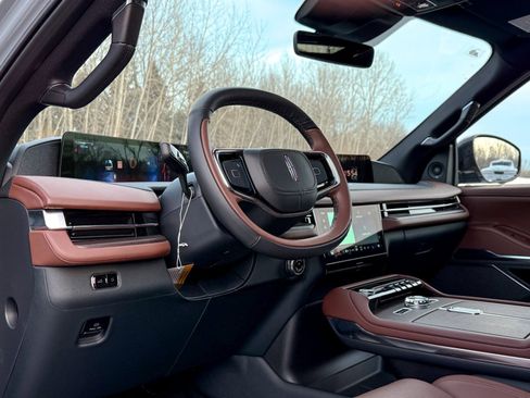 New 2025 Lincoln Navigator Reserve image 37