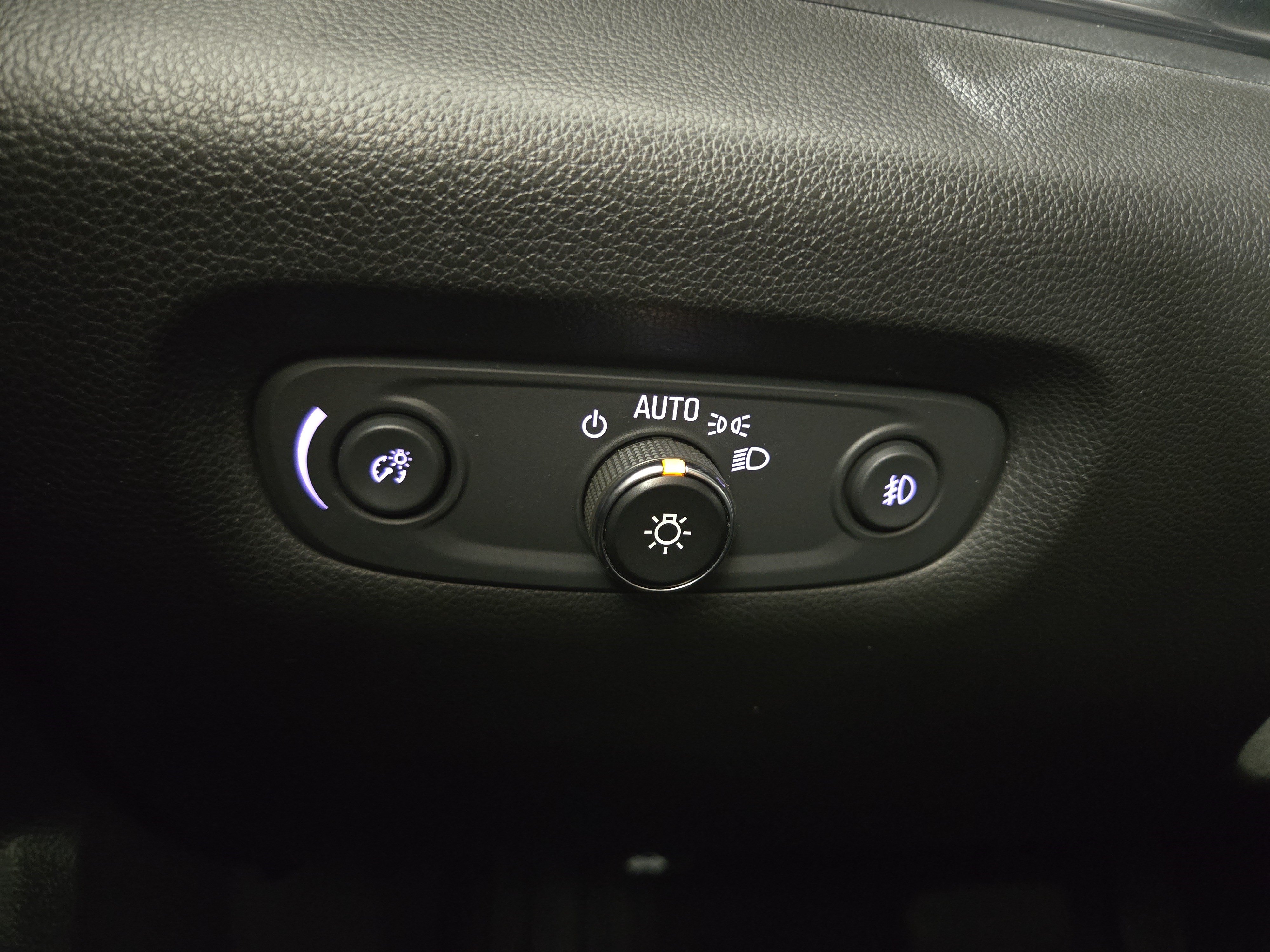 Used 2021 Chevrolet Traverse LT w/ LT Premium Package AWD/4WD image 27