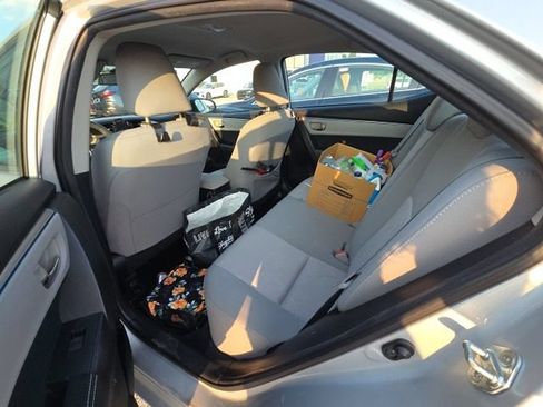 Used 2014 Toyota Corolla LE FWD image 40