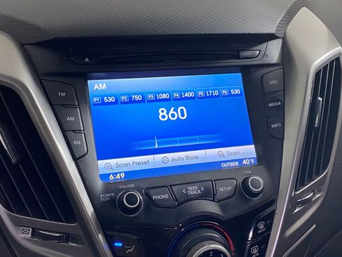 Used 2013 Hyundai Veloster w/ Style Pkg image 24