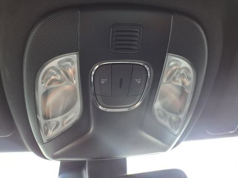 Used 2025 Jeep Compass Trailhawk AWD/4WD image 31