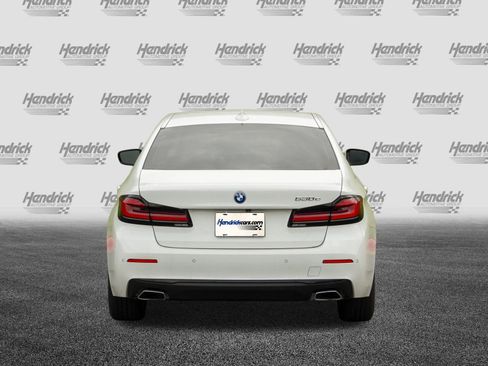 Used 2023 BMW 530e w/ Premium Package RWD image 8