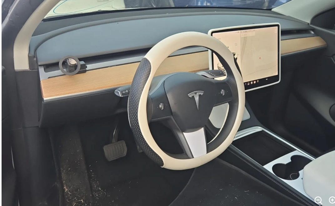 Used 2022 Tesla Model Y Long Range AWD/4WD image 5
