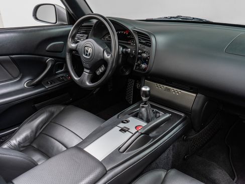 Used 2004 Honda S2000 image 22