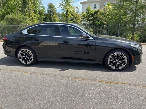 Certified 2026 BMW 530i w/ Premium Package image 4