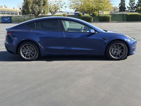 Used 2021 Tesla Model 3 Long Range image 3