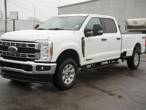 Used 2024 Ford F250 XLT image 4