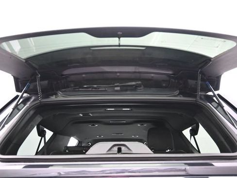Used 2023 Chevrolet Suburban LT RWD image 29