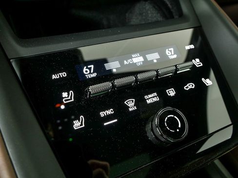 New 2026 Porsche Macan Electric image 17