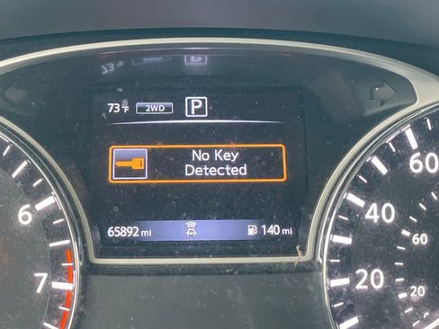 Used 2020 Nissan Pathfinder S AWD/4WD image 19