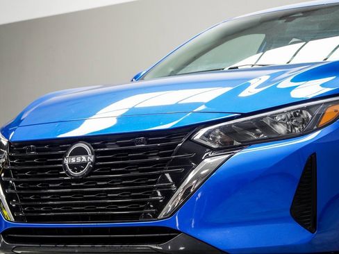 Used 2024 Nissan Sentra SV image 2